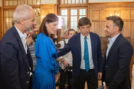 12:00 horas. Palacio de la Magdalena, UIMP.
El consejero de Educaci&oacute;n, FP y Universidades, Sergio Silva, asiste a la entrega del XIV Premio a la Cinematograf&iacute;a de la UIMP a Alejandro Amen&aacute;bar
