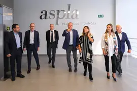09:00.- Parque Empresarial Besaya (Reoc&iacute;n). La presidenta de Cantabria, Mar&iacute;a Jos&eacute; S&aacute;enz de Buruaga, y el consejero de Industria, Empleo, Innovaci&oacute;n y Comercio, Eduardo Arasti, visitan las instalaciones de Armando &Aacute;lvarez. 12 de septiembre de 2023 &copy; Ra&uacute;l Lucio