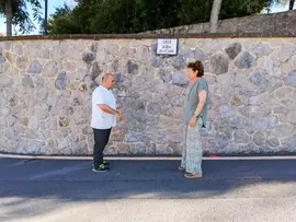 Comillas comienza con la reposici&oacute;n del asfaltado y bacheo en varios caminos del municipio