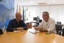 11:00.- Despacho del consejero. El consejero de Salud, C&eacute;sar Pascual, recibe al alcalde de Suances, Andr&eacute;s Ruiz Moya. 14 de septiembre de 2023 &copy; Ra&uacute;l Lucio