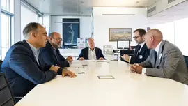 09:30.- Despacho del consejero. El consejero de Industria, Empleo, Innovaci&oacute;n y Comercio, Eduardo Arasti, se re&uacute;ne con el Cl&uacute;ster de la Defensa. 13 de septiembre de 2023 &copy; Ra&uacute;l Lucio