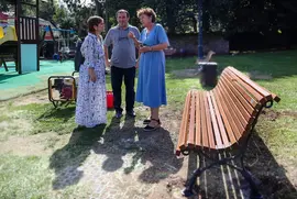Comillas mejora su mobiliario urbano con la colocaci&oacute;n de bancos y papeleras1 