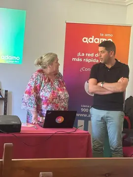 MAR&Iacute;A BEL&Eacute;N CEBALLOS DE LA HERR&Aacute;N, ALCALDESA DE LOS TOJOS, CON DAVID LLANO, RESPONSABLE DE ADAMO EN CANTABRIA