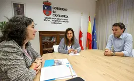 La consejera de Inclusi&oacute;n Social, Juventud, Familias e Igualdad, Bego&ntilde;a G&oacute;mez del R&iacute;o, se re&uacute;ne con Unicef. 
3 oct 23