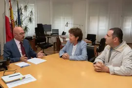 12:30.- Despacho del consejero
El consejero de Salud, C&eacute;sar Pascual, se re&uacute;ne con la alcaldesa de Comillas, Mar&iacute;a Teresa Noceda
