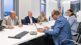08:00.- Despacho del consejero. El consejero de Industria, Empleo, Innovaci&oacute;n y Comercio, Eduardo Arasti, se re&uacute;ne con Bondalti. 10 de octubre de 2023 &copy; Ra&uacute;l Lucio