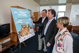 09:30 horas- Despacho del consejero
El consejero de Desarrollo Rural, Ganader&iacute;a, Pesca y Alimentaci&oacute;n, Pablo Palencia, recibe al acalde de Pi&eacute;lagos, Carlos Caram&eacute;s, para presentar el Mercado de Productores.  11 OCTUBRE 2023 &copy; Miguel De la Parra