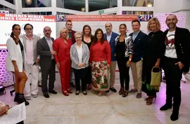 Desfile Mujeres Reales 2023 - Foto de familia autoridades