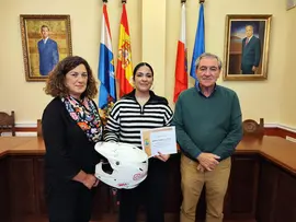 Recepci&oacute;n de la piloto Ainhoa Maibeche en el Ayuntamiento de Suances
