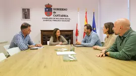 9:00.- Sala de reuniones de la Consejer&iacute;a. La consejera de Inclusi&oacute;n Social, Juventud, Familias e Igualdad, Bego&ntilde;a G&oacute;mez, recibe a la Asociaci&oacute;n Es Retina. 7 de noviembre de 2023 &copy; Ra&uacute;l Lucio