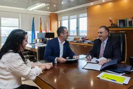 11:00.- Despacho del consejero 
El consejero de Fomento, Ordenaci&oacute;n del Territorio y Medio Ambiente, Roberto Media, recibe al alcalde de Val de San Vicente, Roberto Escobedo. 
