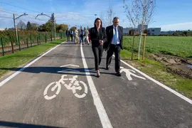 11:15 horas. Punto de encuentro: Centro de Salud Bezana. Av. de la Sta. Cruz, 11. Santa Cruz de Bezana
El consejero de Fomento, Ordenaci&oacute;n del Territorio y Medio Ambiente, Roberto Media, inaugura el carril bici y peatonal entre el Centro de Salud y Momp&iacute;a 14 NOV 2023 &copy; Miguel De la Parra