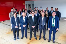 12:45 horas. Instalaciones de Viesgo. PCTCAN
Los consejeros de Industria, Empleo, Innovaci&oacute;n y Comercio, Eduardo Arasti, y de Fomento, Ordenaci&oacute;n del Territorio y Medio Ambiente, Roberto Media, clausuran la asamblea de la Asociaci&oacute;n E&oacute;lica. 14 NOV 2023 &copy; Miguel De la Parra