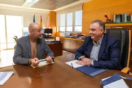 13:15.- Despacho del consejero 
El consejero de Fomento, Ordenaci&oacute;n del Territorio y Medio Ambiente, Roberto Media, recibe al alcalde de Puente Viesgo 31 OCTUBRE 2023 &copy; Miguel De la Parra