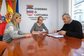 08.30.- Despacho del consejero. La consejera de Cultura, Turismo y Deporte, Eva Guillermina Fern&aacute;ndez, se re&uacute;ne con el alcalde de Mazcuerras. 17 de noviembre de 2023 &copy; Ra&uacute;l Lucio