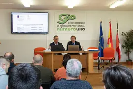 12.00 horas. Sal&oacute;n de Actos del Centro Integrado FP N&ordm; 1. Santander 
El consejero de Desarrollo Rural, Ganader&iacute;a, Pesca y Alimentaci&oacute;n, Pablo Palencia, presenta el Curso T&eacute;cnico Superior en Transporte Mar&iacute;timo y Pesca de Altura.