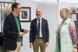 11.30.- Despacho del consejero
El consejero de Educaci&oacute;n, Formaci&oacute;n Profesional y Universidades, Sergio Silva, se re&uacute;ne con el alcalde de Alfoz de Lloredo, Enrique Bretones.
