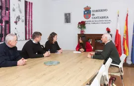 11:30.- Despacho de la consejera
La consejera de Inclusi&oacute;n Social, Juventud, Familias e Igualdad, Bego&ntilde;a G&oacute;mez, se re&uacute;ne con la alcaldesa del Valle de Villaverde, Esther G&oacute;mez.