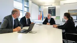 13.00.- Despacho del consejero. El consejero de Industria, Empleo, Innovaci&oacute;n y Comercio, Eduardo Arasti, se re&uacute;ne con el cl&uacute;ster TERA. 18 de enero de 2024 &copy; Ra&uacute;l Lucio