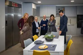 12:00 horas. Instalaciones de la Cocina Econ&oacute;mica. C/ Tant&iacute;n 27. Santander
La presidenta del Gobierno de Cantabria, Mar&iacute;a Jos&eacute; S&aacute;enz de Buruaga, asiste a la inauguraci&oacute;n del Centro de Acogida San Vicente de Pa&uacute;l.