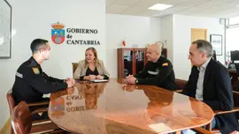 10.30.- Despacho de la consejera. La consejera de Presidencia, Justicia, Seguridad y Simplificaci&oacute;n Administrativa, Isabel Urrutia, recibe al jefe del Quinto Batall&oacute;n de Intervenci&oacute;n de Emergencias. Daniel Constantino Casado. 18 de enero de 2024 &copy; Ra&uacute;l Lucio