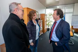 16.00 horas. Despacho del consejero

El consejero de Desarrollo Rural, Ganader&iacute;a, Pesca y Alimentaci&oacute;n, Pablo Palencia, se re&uacute;ne con Maite Vitoria Daneris, directora de la pel&iacute;cula &lsquo;La Patria de los Heladeros&rsquo;.  6 FEBRERO 2024 &copy; Miguel De la Parra