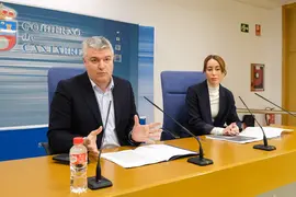 11:30 horas. Sala de Prensa del Gobierno. El consejero de Econom&iacute;a, Hacienda y Fondos Europeos, Luis &Aacute;ngel Ag&uuml;eros, acompa&ntilde;ado por la directora general de Fondos Europeos, Marta Garc&iacute;a Hospital, informa, en rueda de prensa, sobre la ejecuci&oacute;n de fondos europeos. 14 de febrero de 2024 &copy; Ra&uacute;l Lucio
