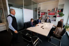 10:30.- Despacho del consejero 
El consejero de Industria, Empleo, Innovaci&oacute;n y Comercio, Eduardo Arasti, recibe al Cl&uacute;ster MarCa. 28 FEBRERO 2024 &copy; Miguel de la Parra