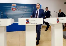11:00 horas. Sala de Prensa del Gobierno de Cantabria
El consejero de Fomento, Ordenaci&oacute;n del Territorio y Medio Ambiente, Roberto Media, comparece, en rueda de prensa, para presentar el despliegue del quinto contenedor. 
La comparecencia podr&aacute; seguirse en streaming a trav&eacute;s de las redes sociales del Gobierno de Cantabria Facebook y Youtube y, adem&aacute;s, habr&aacute; 29 FEB 24