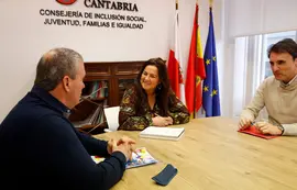 La consejera de Inclusi&oacute;n Social, Juventud, Familias e Igualdad, Bego&ntilde;a G&oacute;mez del R&iacute;o, recibe al alcalde de Liendo. 
1 MAR 24
