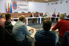 12:00 horas. Sal&oacute;n de Actos de la Consejer&iacute;a de Desarrollo Rural, Ganader&iacute;a, Pesca y Alimentaci&oacute;n. Planta 0
El consejero de Desarrollo Rural, Ganader&iacute;a, Pesca y Alimentaci&oacute;n, Pablo Palencia, se re&uacute;ne con representantes del sector l&aacute;cteo. 8 MARZO 2024 &copy; Miguel De la Parra
