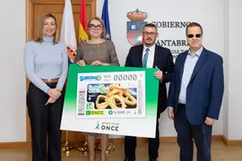 11:15 horas. Consejer&iacute;a de Cultura, Turismo y Deporte (7&ordf; planta)
La consejera de Cultura, Turismo y Deporte, Eva Guillermina Fern&aacute;ndez, y &Oacute;scar P&eacute;rez, delegado territorial de la ONCE, presentan el cup&oacute;n que la ONCE dedica a las rabas.