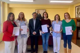 El gerente de la Fundaci&oacute;n Marqu&eacute;s de Valdecilla asiste a la toma de posesi&oacute;n de las profesionales que han superado las pruebas selectivas para cinco plazas de Enfermer&iacute;a en el Banco de Sangre

Jos&eacute; Francisco D&iacute;az pone en valor la contribuci&oacute;n del personal de Enfermer&iacute;a a la asistencia cl&iacute;nica y hace un llamamiento a la ciudadan&iacute;a para realizar donaciones de sangre, plasma y leche materna