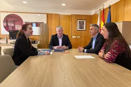 12:00 horas. Despacho del consejero de Econom&iacute;a, Hacienda y Fondos Europeos

El consejero de Econom&iacute;a, Hacienda y Fondos Europeos, Luis &Aacute;ngel Ag&uuml;eros, firma un convenio de colaboraci&oacute;n con la C&aacute;mara de Comercio de Cantabria para el desarrollo de un programa de acciones espec&iacute;ficas de formaci&oacute;n e informaci&oacute;n sobre temas europeos.