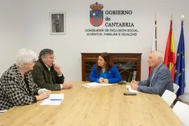 09:00.- Sala de Reuniones de la Consejer&iacute;a 
La consejera de Inclusi&oacute;n Social, Juventud, Familias e Igualdad, Bego&ntilde;a G&oacute;mez del R&iacute;o, recibe al alcalde de Ribamont&aacute;n al Mar.