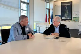 09:30.- Despacho del consejero

El consejero de Industria, Empleo, Innovaci&oacute;n y Comercio, Eduardo Arasti, se re&uacute;ne con el alcalde de Argo&ntilde;os.