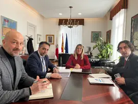 REUNI&Oacute;N ALCALDES ASTILLERO, PI&Eacute;LAGOS Y PUENTE VIESGO CON DELEGADA COBIERNO