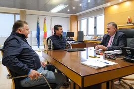 17:30.- Despacho de consejero. El consejero de Fomento, Ordenaci&oacute;n del Territorio y Medio Ambiente, Roberto Media, recibe al alcalde de Cieza. 19 de marzo de 2024 &copy; Ra&uacute;l Lucio