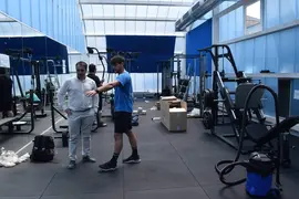 INSTALACI&Oacute;N NUEVO EQUIP&Aacute;MIENTO GIMNASIO RENEDO (5)
