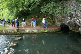 12:00 horas. Ayuntamiento de Ruente. 

El consejero de Fomento, Ordenaci&oacute;n del Territorio y Medio Ambiente, Roberto Media, inaugura obras de mejora del entorno de La Fuentona.