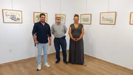 El artista Manuel Villanueva junto al concejal de Cultura, Fran Gasc&oacute;n y la concejala de Mujer, Raquel Fern&aacute;ndez