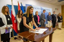 10:00 horas. Sala de Prensa del Gobierno
La presidenta de Cantabria, Mar&iacute;a Jos&eacute; S&aacute;enz de Buruaga, firma el Pacto para la Justicia en Cantabria. 12 JULIO 2024 &copy; Miguel De la Parra