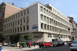 FACHADA DE LA CONSEJERIA DE SANIDAD
Juan Carlos Perez &copy;
13 may 05