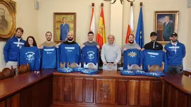 El concejal de Festejos, Jos&eacute; Luis Plaza, recibi&oacute; en el Ayuntamiento a los ganadores del I Concurso de Pe&ntilde;as #DeSuancesNin