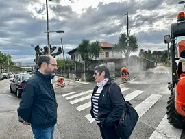 Urraca y la presidenta de la Asociaci&oacute;n de Vecinos de Torres Monserrat P&eacute;rez