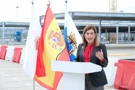 11:30 horas. Espig&oacute;n central de Raos, Puerto de Santander. La presidenta de Cantabria, Mar&iacute;a Jos&eacute; S&aacute;enz de Buruaga, visita la primera fase de las obras de ampliaci&oacute;n del silo de autom&oacute;viles. 5 de diciembre de 2024 &copy; Ra&uacute;l Lucio