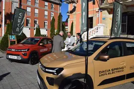 PRESENTACI&Oacute;N NJUEVOS DACIA SPRING - AYTO PI&Eacute;LAGOS (2)