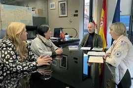 El consejero de Educaci&oacute;n, Formaci&oacute;n Profesional y Universidades, Sergio Silva, se re&uacute;ne con la alcaldesa de Cabu&eacute;rniga, Rosa Mar&iacute;a Fern&aacute;ndez Iglesias.

14 ene 24