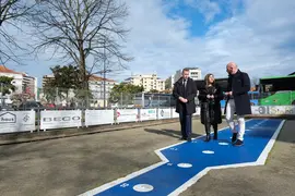 11:30 horas. La presidenta de Cantabria, Mar&iacute;a Jos&eacute; S&aacute;enz de Buruaga, presenta el proyecto de mejora de la bolera del Corro en Laredo. 7 de febrero de 2025 &copy; Ra&uacute;l Lucio