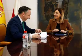 La presidenta de Cantabria, Mar&iacute;a Jos&eacute; S&aacute;enz de Buruaga, se re&uacute;ne con el alcalde de Pi&eacute;lagos, Carlos Caram&eacute;s.
11 feb 25